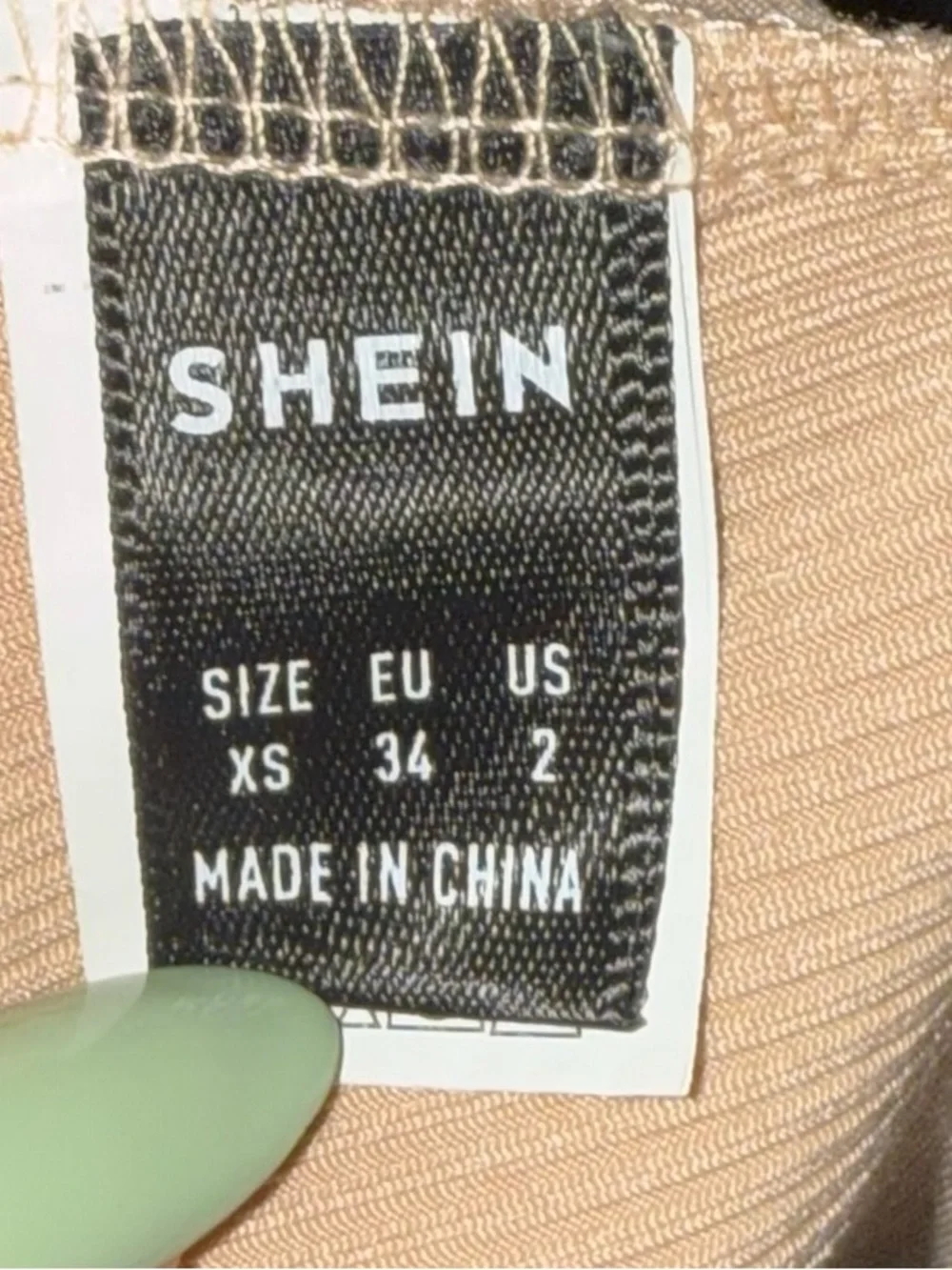 SHEIN Beige Ribbed Zip-Front Pointed-Hem Tank - Picture 3 of 5